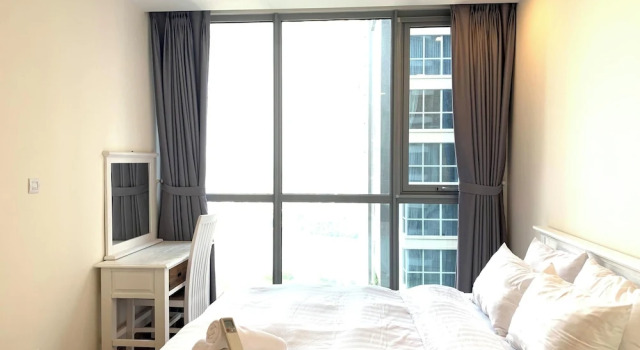DongDong LUX APT - Vinhomes Central Park, Забронировать Апартаменты/квартира Хошимин провинция Хошимин, рядом с Небоскреб Landmark 81