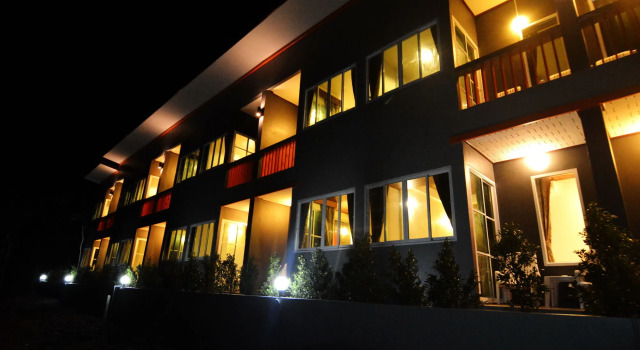 The Sea At Lanta Hotel