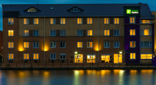 Holiday Inn Express Cardiff Bay by IHG
