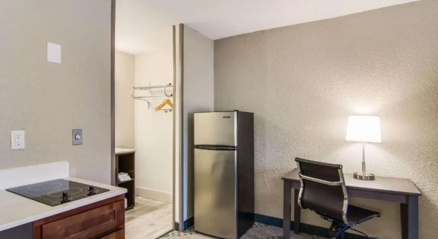 Suite Suburban Studios Hotel Kingsland Near I-95