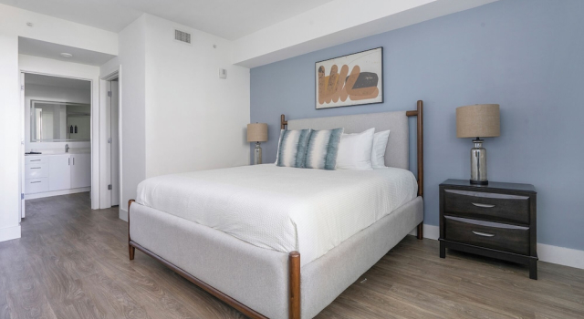 Апартаменты с 2 комнатами с балконом Landing Furnished Apartments - Naples, FL