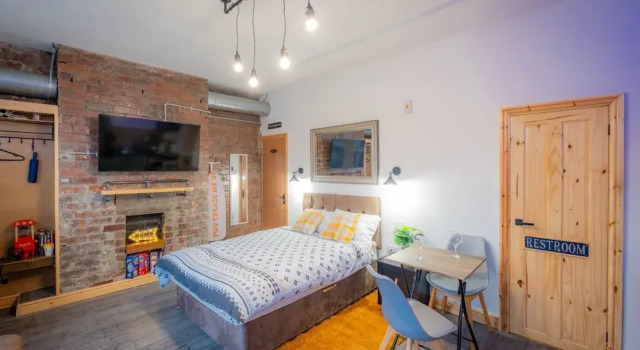 Industrial Studio Near Headingley Stadium, Varaa Huoneisto Asunnot kohteessa Merseyside, Huoneisto