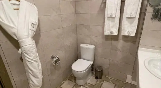 Luksusowy dwuosobowy pokój Grace Point Hotel