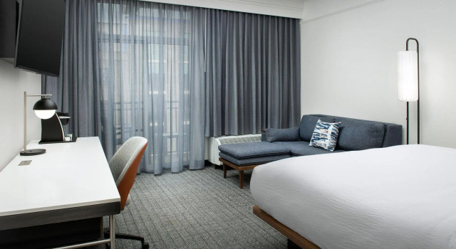 Двухместный номер Standard с балконом Courtyard by Marriott Savannah Downtown - Historic District