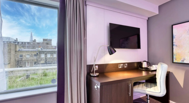 Premier Inn London Southwark - Southwark Station
