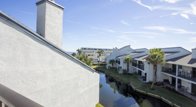 Sea Winds 30 Oceanview 3 Floors Awesome New Kitchen, Rezerwuj Apartament Hotele w Saint Augustine Area z parkingiem, Parking