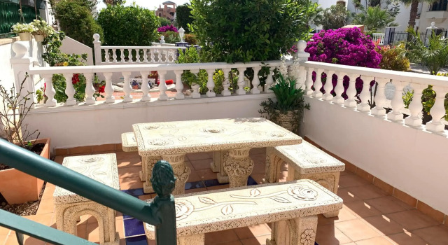 Villamartin, lovely 2 bed house, short walk to the Plaza.