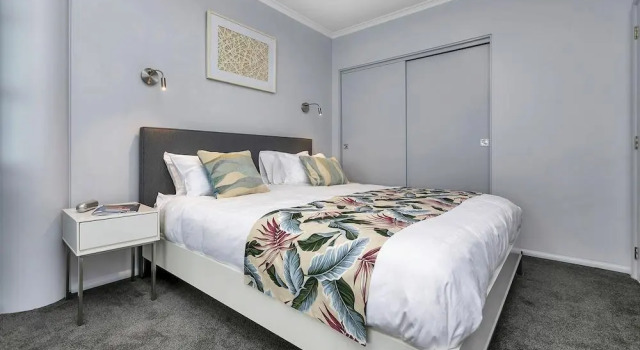 Deluxe Waterfront & City Apartment