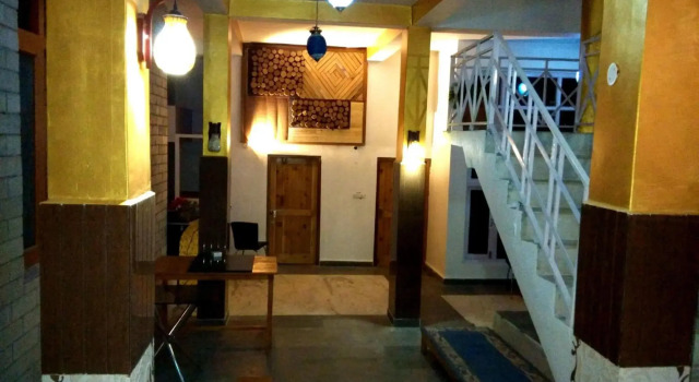 1 BR Cottage in Manali - Naggar Road, by GuestHouser (40A5), Забронировать Дом для отпуска Виллы штата Химачал-Прадеш, Вилла