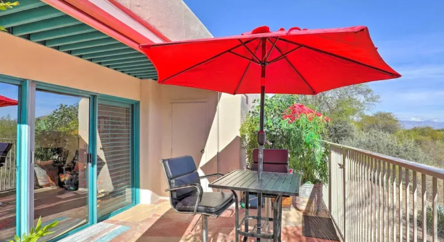 Апартаменты c 1 комнатой с балконом Tucson Home w/ BBQ & Patio, 5 Mi to A Mountain!