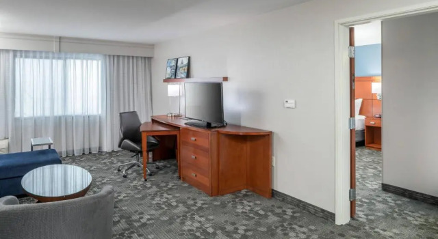 Двухместный люкс c 1 комнатой Courtyard by Marriott Austin Parmer Tech Ridge