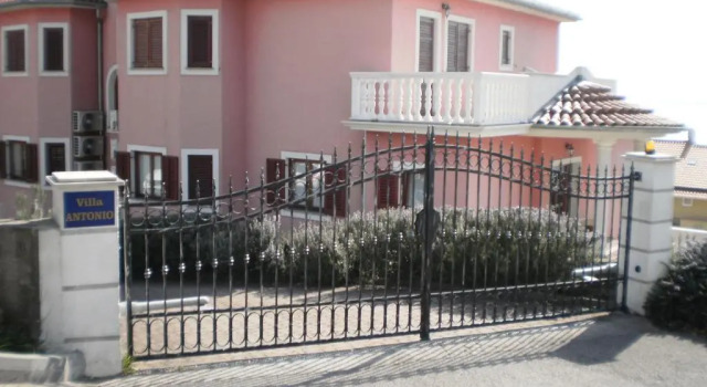 Апартаменты с 2 комнатами с видом на море Villa Antonio
