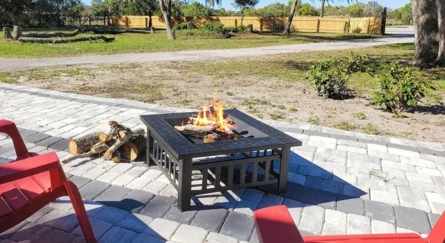 Коттедж Countryside 3BR on 1 Protected Acre w/ Grill