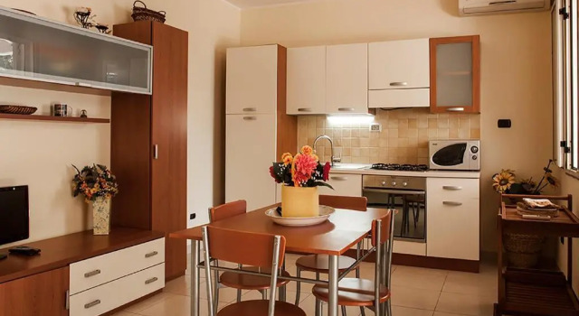 Villetta in residence con piscina spiaggia m110, Book Hotel Hoteller i Torre dell'Orso med pool, Swimmingpool