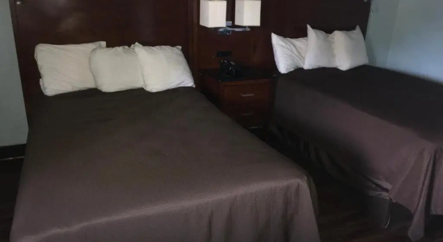 Двухместный номер Economy Winton Inn & Suites