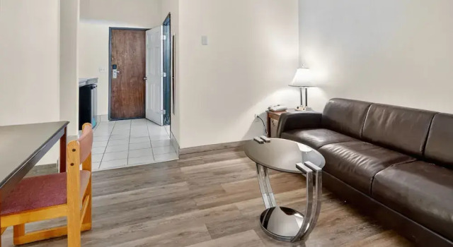 Люкс Standard Robinson Inn and Suites