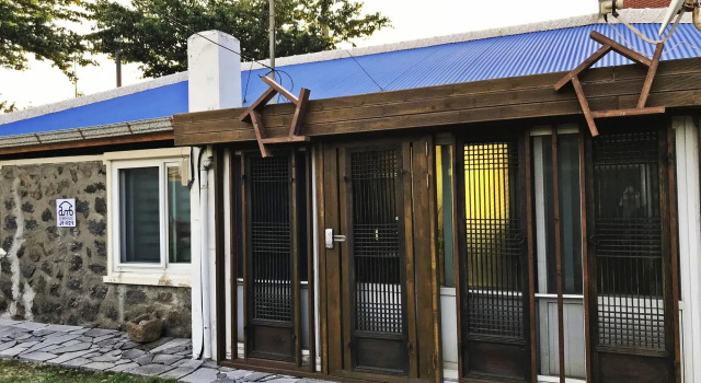 Dumbhouse Eho, Забронировать Отель Чеджу Остров Чеджудо, рядом с Кольватмэул Пансатоп