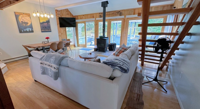 43tv Peaceful Retreat in the White Mountain, Fireplace, Fire Pit, Large Yard, Wifi, AC