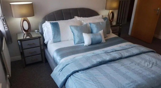 Home from Home 3 bedroom pier front stay, Брондау Қонақ үй Donaghadee Down County