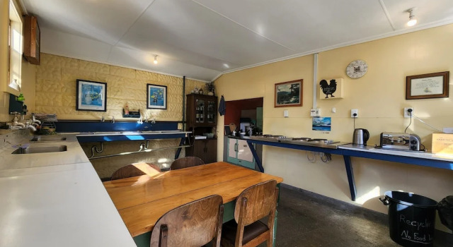 Possum Lodge, Забронировать Отель Отели Манапоури с парковкой, Парковка