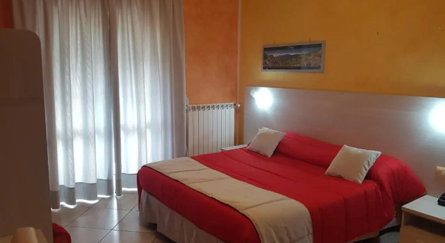 Il Laghetto, Book Hotel Hotels in Pollino with Parking, Parking