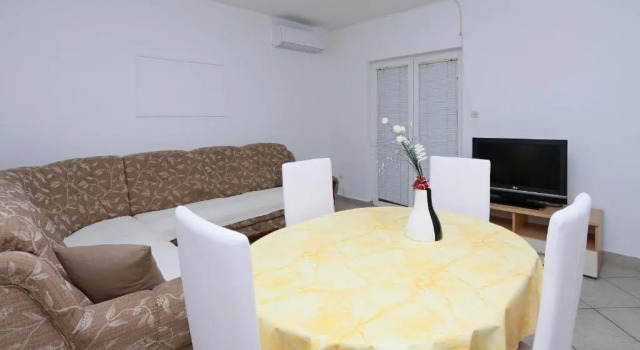 Апартаменты Цокольный этаж с 2 комнатами Apartments Novalja West
