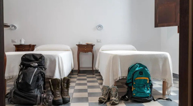 Трёхместный номер Classic Ghivine Albergo Diffuso