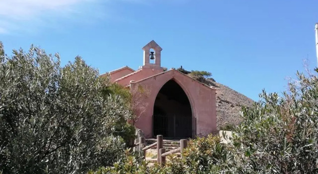 Studio 28m2 climatisé,WIFI, proche des calanques,plages
