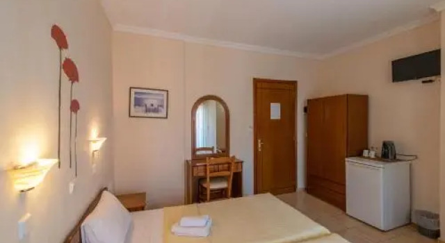 Castle Pontos, Book Hotel Chrisi Akti 