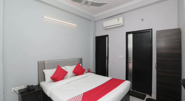 OYO 40851 Hotel Athithi