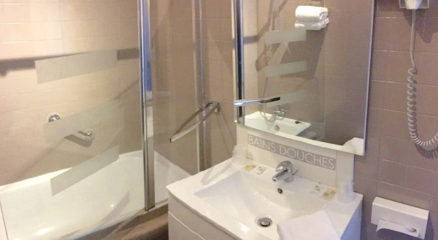 Manzaralı Standart çift kişilik oda Victoria Hotel