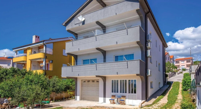 Beautiful Home in Crikvenica With Wifi and 2 Bedrooms, Забронировать Отель Цриквеница Приморско-Горанская жупания