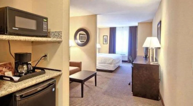 Люкс Comfort Suites Lewisburg near University