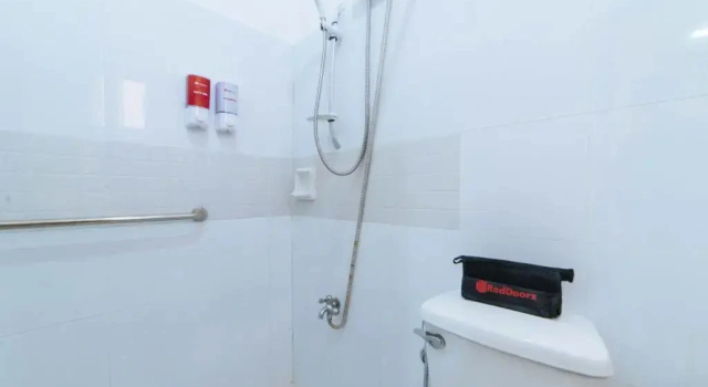 Четырёхместный люкс RedDoorz Plus @ San Roque Roxas City