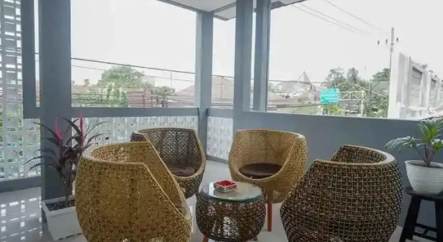 RedDoorz Plus @ Kalpataru, Buchen Sie Hotel Malang Jawa Timur, in der Nähe von Museum Mpu Purwa