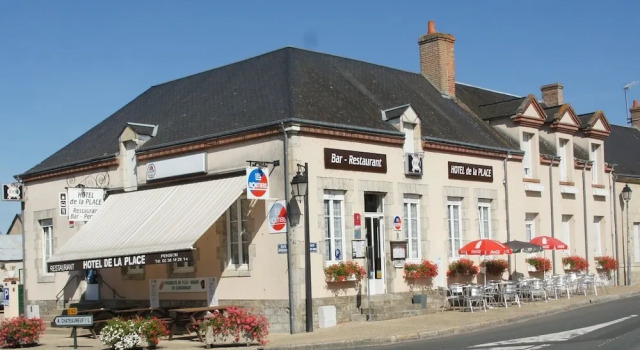Hôtel de la place, Rezervovat Hotel Germigny-des-Prés 
