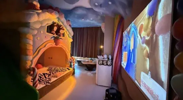 Люкс с 2 комнатами Qifentian Homestay (Harbin Central Street Baroque Style Street)