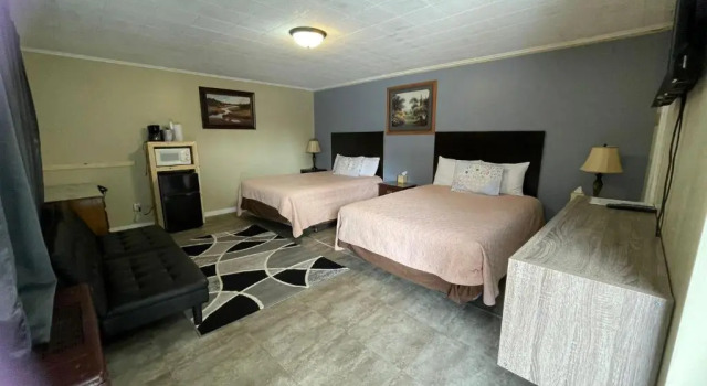 Четырёхместный номер Deluxe Fiesta City Motel