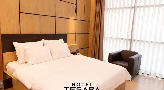 Полулюкс Deluxe Hotel Tesara