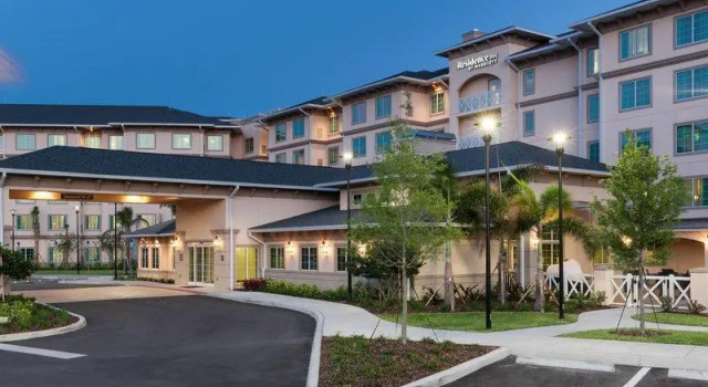 Люкс с 2 комнатами Residence Inn by Marriott Near Universal Orlando