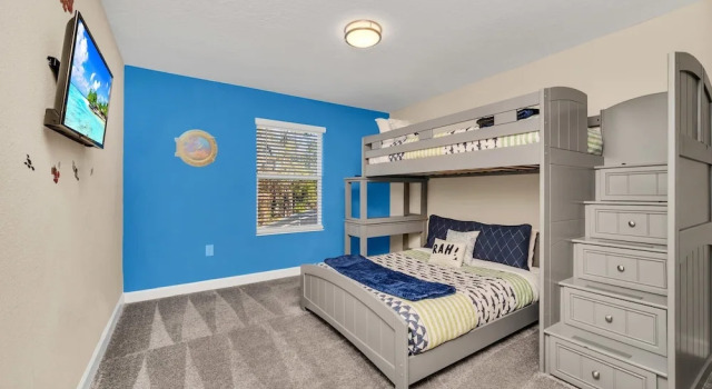 Comfy, Spacious, Newly Decorated With Lovely Pool Near Disney!