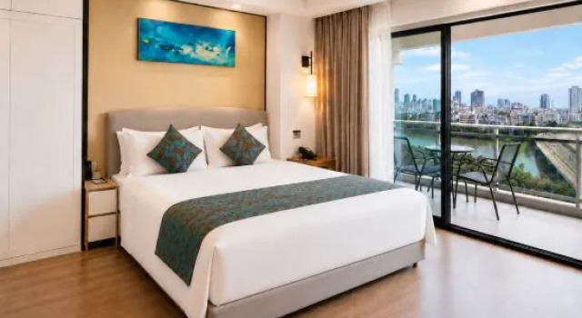 Люкс Deluxe с красивым видом из окна Poly Phoenix Hotel