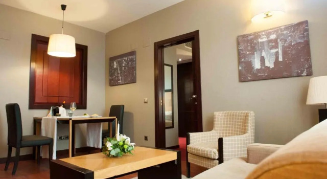 Полулюкс Hotel Princesa De Eboli