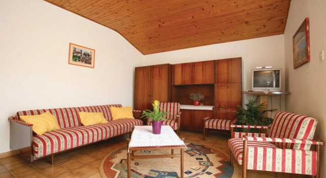 Beautiful Apartment in Umag With 3 Bedrooms and Wifi