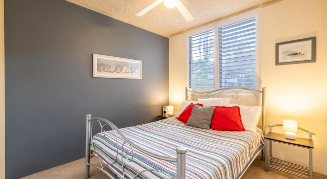 14 'The Dunes', 38 Marine Dr - Large Unit With Pool, Tennis Court And Directly Across From Fingal