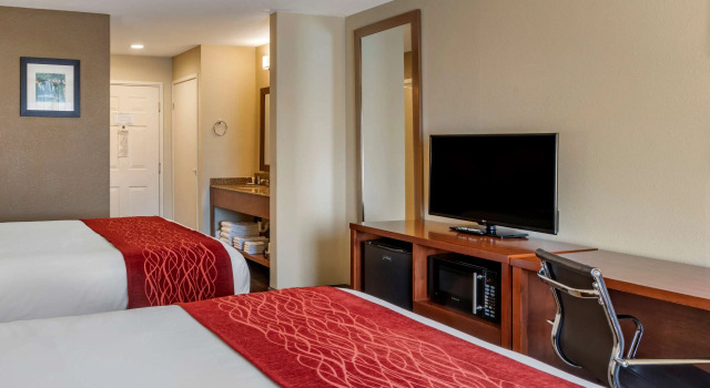 Четырёхместный номер Standard Comfort Inn Roseburg