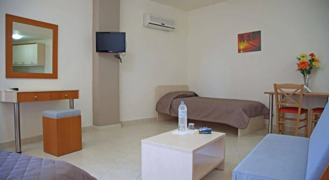 Hotel Sea Breeze, Забронировать Отель Отели East Crete с парковкой, Парковка