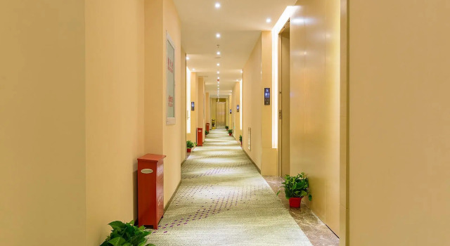 Lavande Hotel·Beijing Daxing Huangcun Guanyin Temple Metro Station, Book Hotel Hoteller i Beijing Province med parkering, Parkering