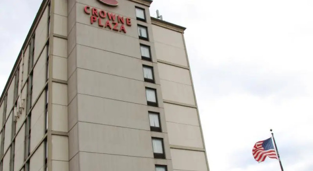 Студия Crowne Plaza Newark Airport by IHG