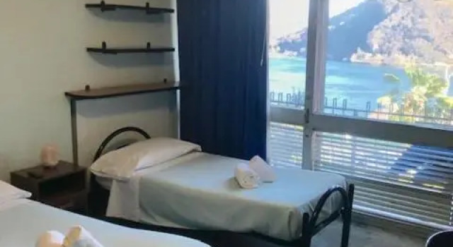 Двухместный номер Standard с балконом Hotel Carillon